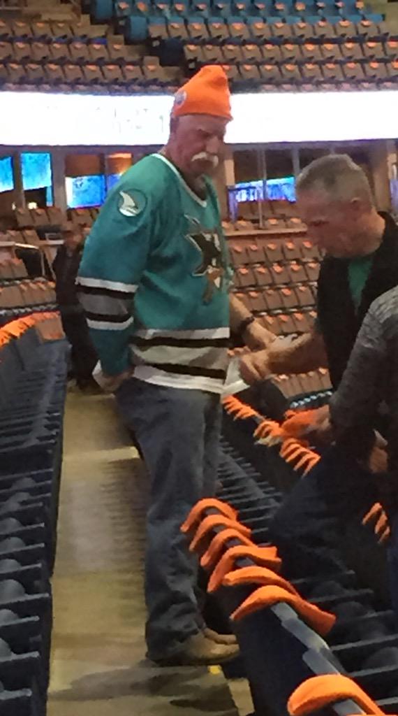 Teasdale_Daniel's tweet photo. @DallasStars go home your drunk...#starsvsoilers http://t.co/Cmm7Dopu8b