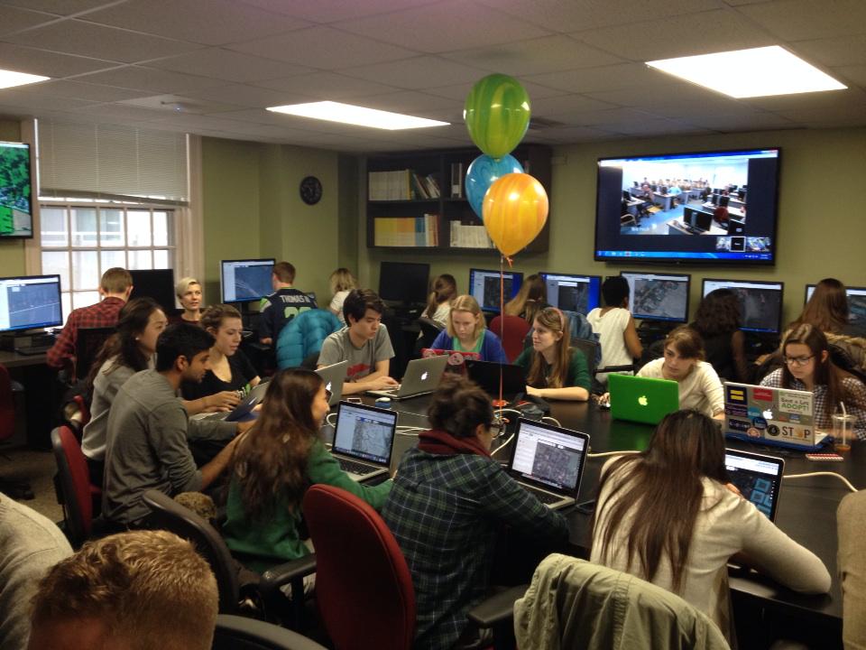 wisemana's tweet photo. More of the GW #openstreetmap mapathon. Probably 100+ folks #mapoff http://t.co/Py6ei9xq60
