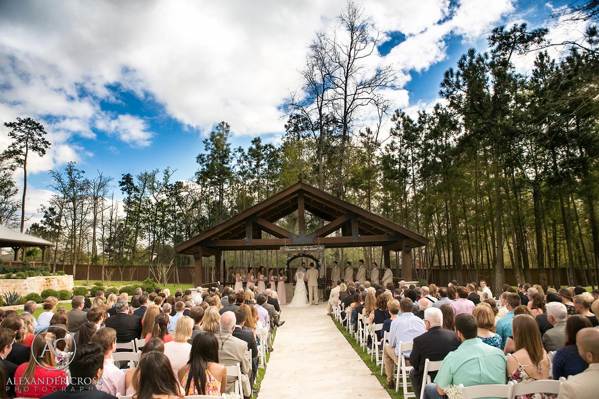ACweddingphoto's tweet photo. Congratulations Emily and Phillip! Beautiful weather, wedding, and people. @AmberSprings #Houstonwedding http://t.co/g9l4ZQ1Vqq