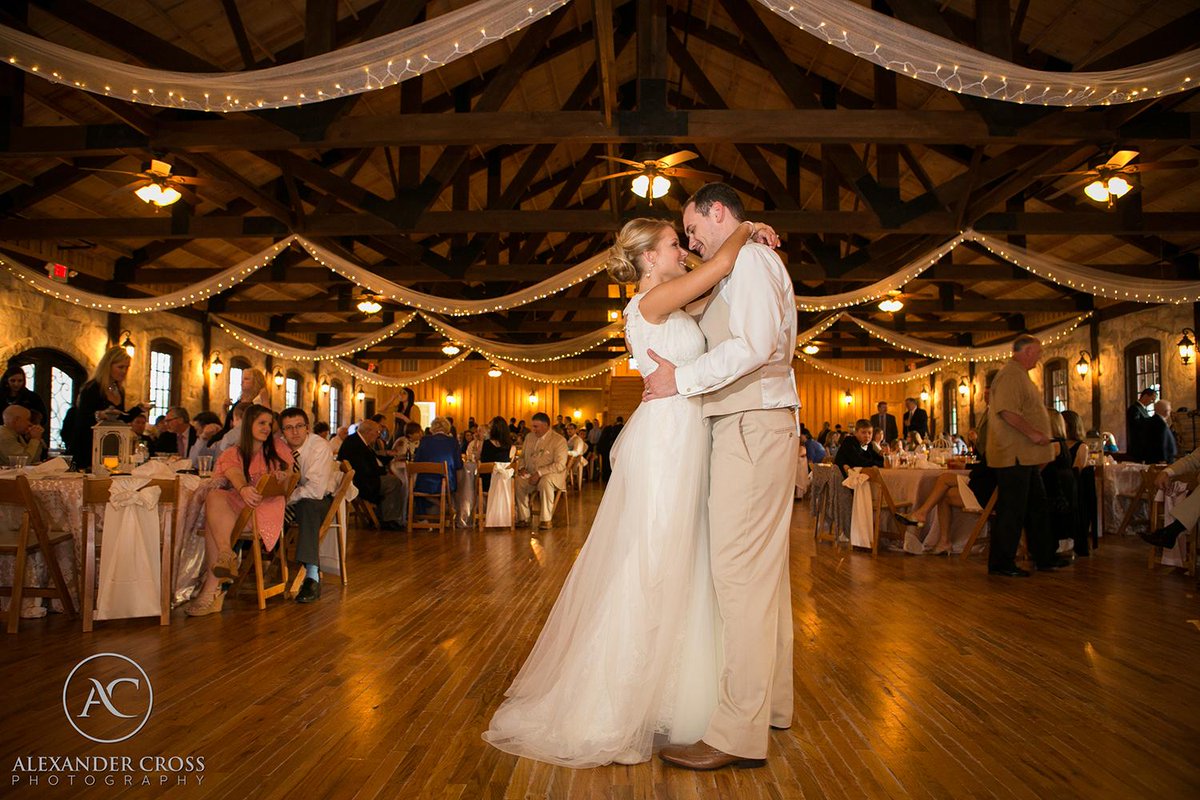 ACweddingphoto's tweet photo. Congratulations Emily and Phillip! Beautiful weather, wedding, and people. @AmberSprings #Houstonwedding http://t.co/g9l4ZQ1Vqq