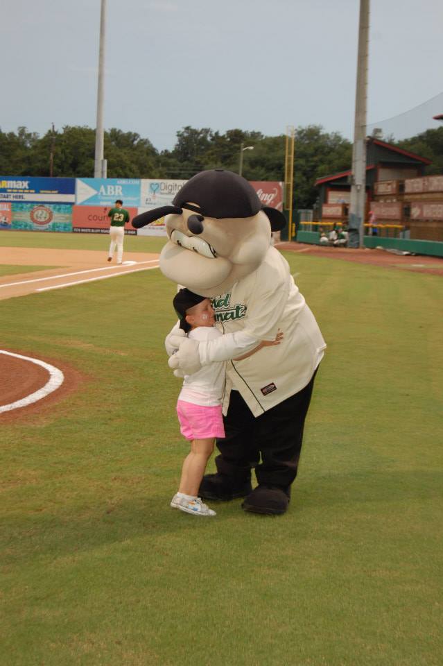 TeamAlexa1's tweet photo. Making a slideshow and came across these. What a great time Alexa had! Missing her! @gnatethegnat @gnatsbaseball http://t.co/Cm0QGaLZnu