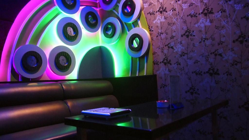 67. <a href="/VESCOstore/">VESPA COFFEE</a> WE WILL MOVE TO SOLO SQUARE MALL RUKO 1-4, INFO 7E7205EE @adhyhello <a href="/Inul_ViztaSolo/">INVIZ SOLO SQUARE</a>