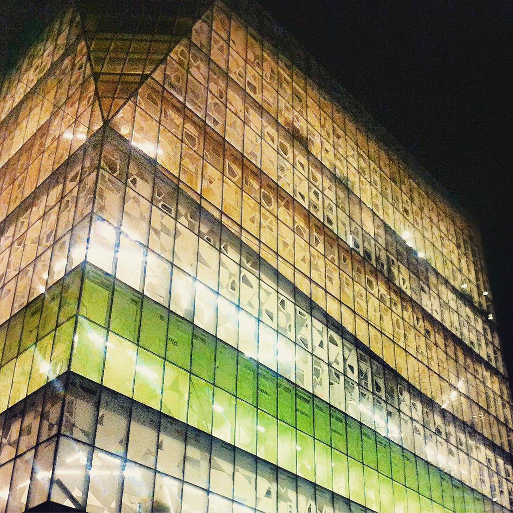 haroldmadi's tweet photo. #RyersonUniversity #StudentLearningCentre officially opens next Tuesday. #TorontoRising #CityScape #TOcore #Toronto http://t.co/JnpDYWRfAD