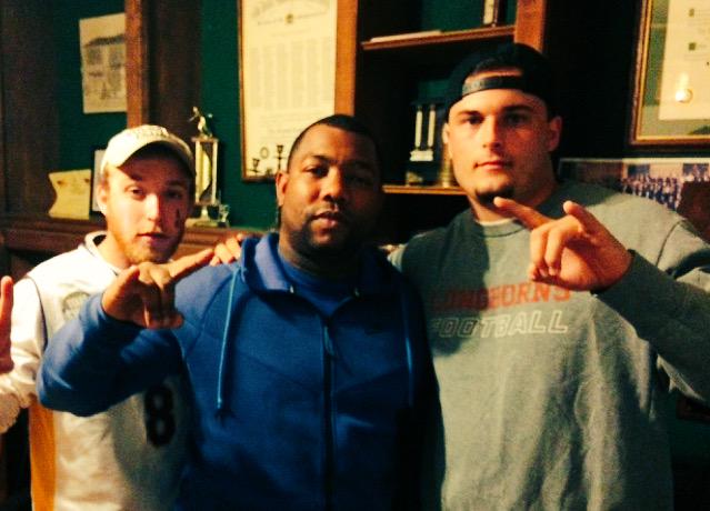 CoachDayLa's tweet image. Chillin with that man @GorillaZoe #RoundUp2015