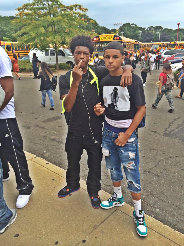 lfmbkay's tweet photo. Young niggas we jus tryna make it out the city 💯✔️ http://t.co/L6OqnSUd9a