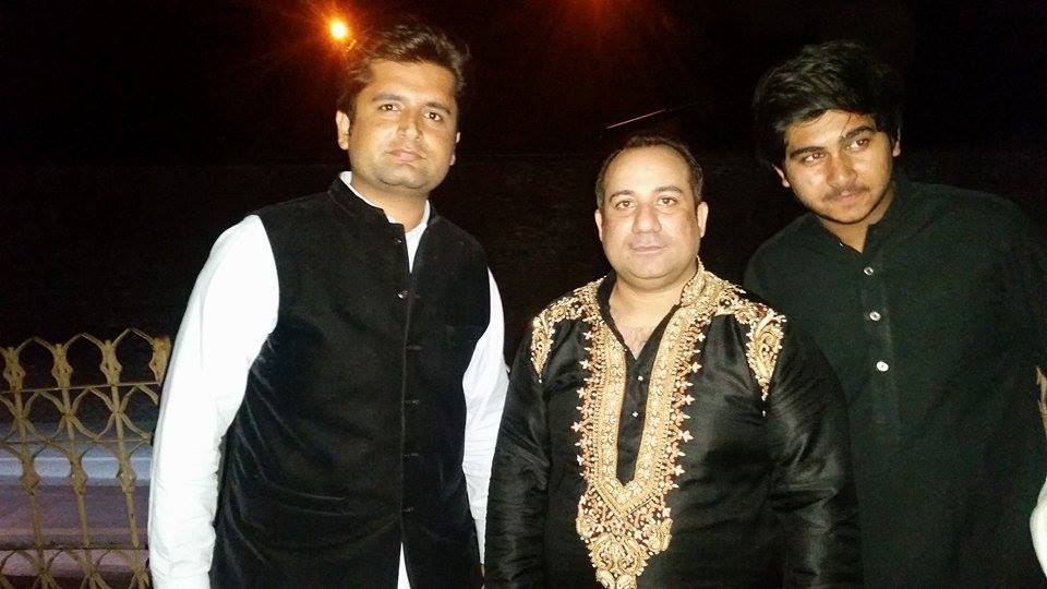 AliRazaKhral's tweet image. nice to met the legend in #MusicIndustry one &amp;amp; only @Rahat_Ali_Khann !!
#BackToLove #MemorableEvening #Party #Shuggal