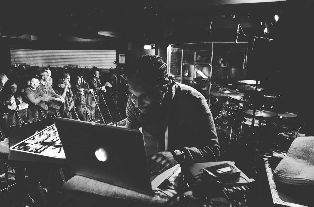 simt_taylor's tweet image. Manchester. Wow. Booooo.. A big welcome to Ameriie. Great gig@ItsAmeriie @punchrecords @playmakergroup