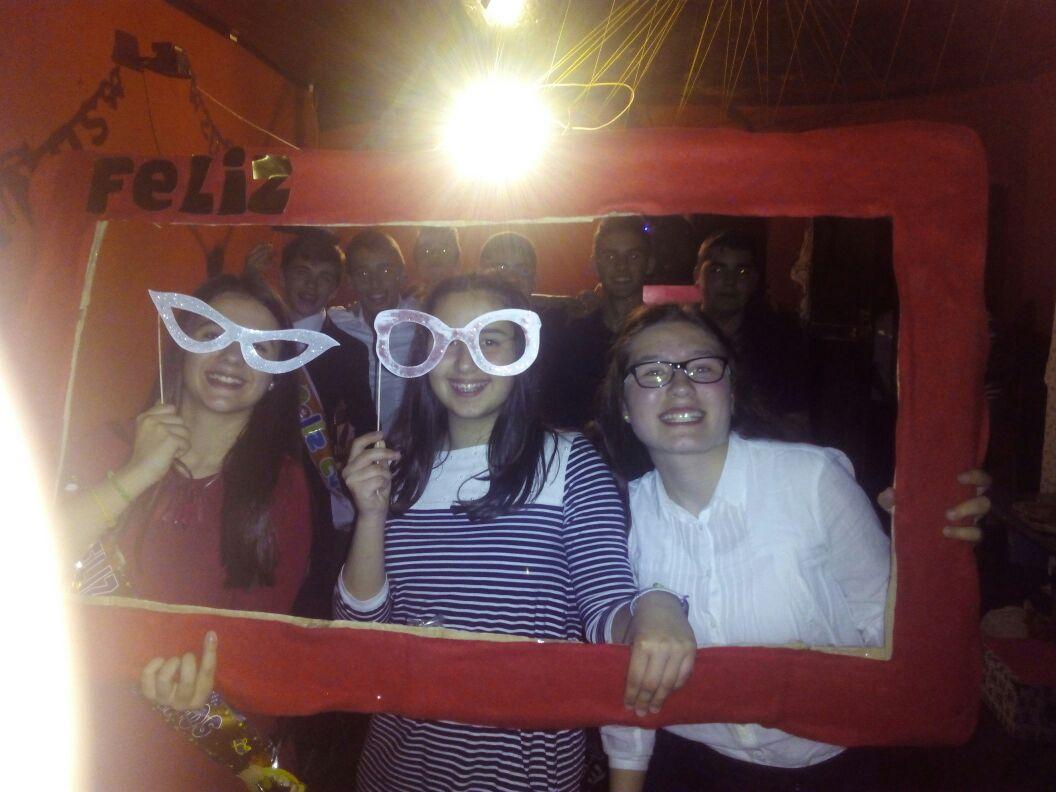 nieNMM's tweet photo. Increíble noche, increíble cumpleaños e increíble la gente que siempre me acompaña!! #Mis14 http://t.co/Yj5X76VpMH