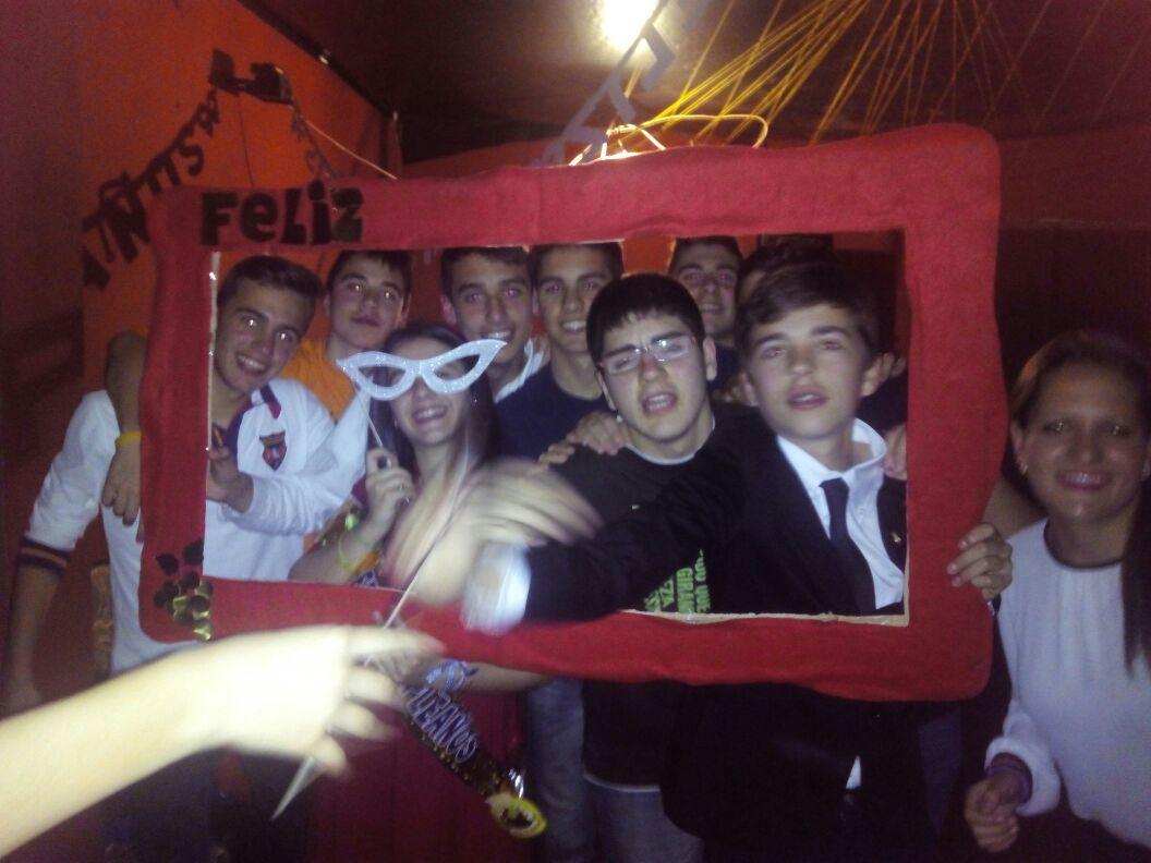 nieNMM's tweet photo. Increíble noche, increíble cumpleaños e increíble la gente que siempre me acompaña!! #Mis14 http://t.co/Yj5X76VpMH