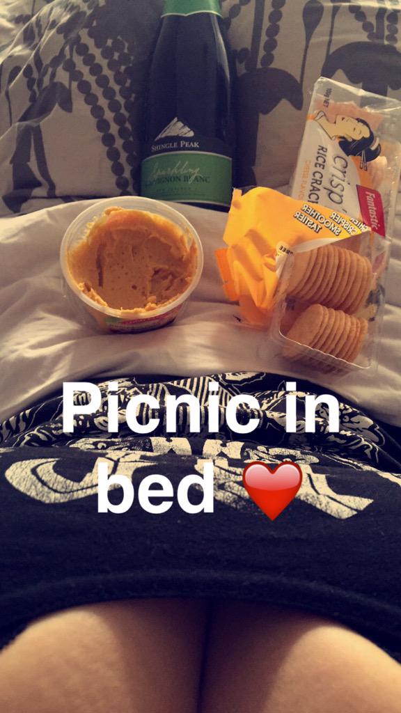 EMajurey's tweet photo. Big week this week! Got a degree, a diploma, two awards, and I ate myself into oblivion. Might stay in bed today. http://t.co/EWttRsENyB