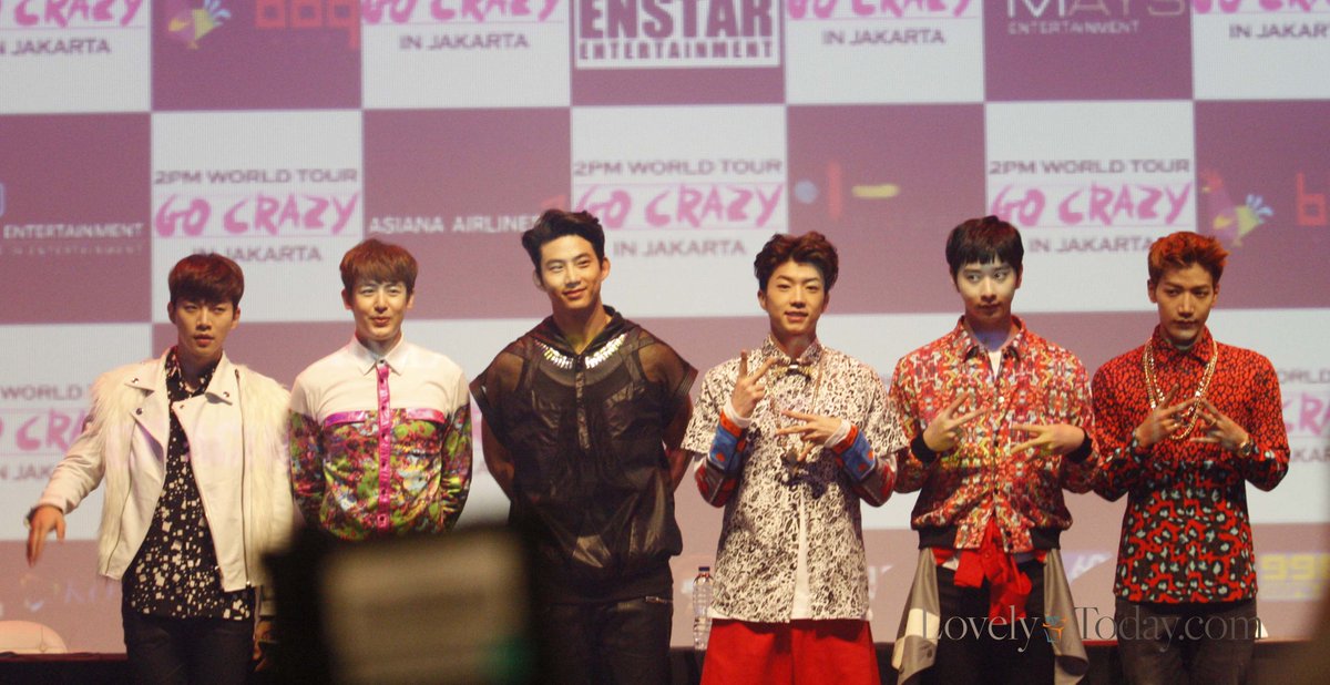 topkpoptv's tweet photo. Foto: Konferensi Pers 2PM Go Crazy Indonesia http://t.co/31FnMMXw66 http://t.co/m4HGsT3ENX