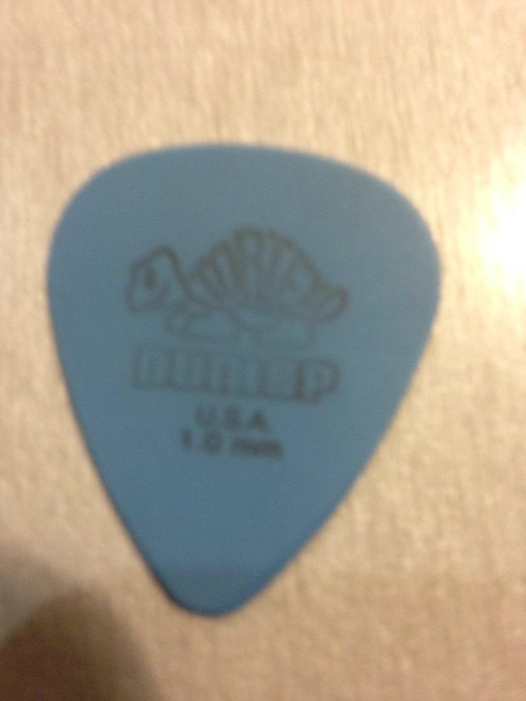 cavanrud2's tweet photo. Caught the pick from @WALKTHEMOONband concert! http://t.co/oM4URC4pLX