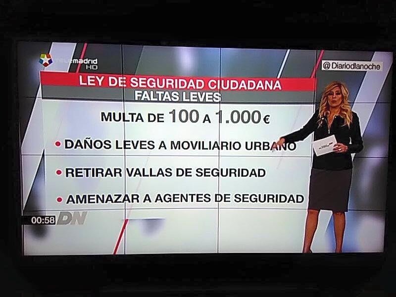 EquisAngela's tweet photo. "@borjateran: Con la V. Mobiliario. Ay, Telemadrid. http://t.co/Cp0PiwoWYq"

Ayyyy..esos enchufadossss !!!