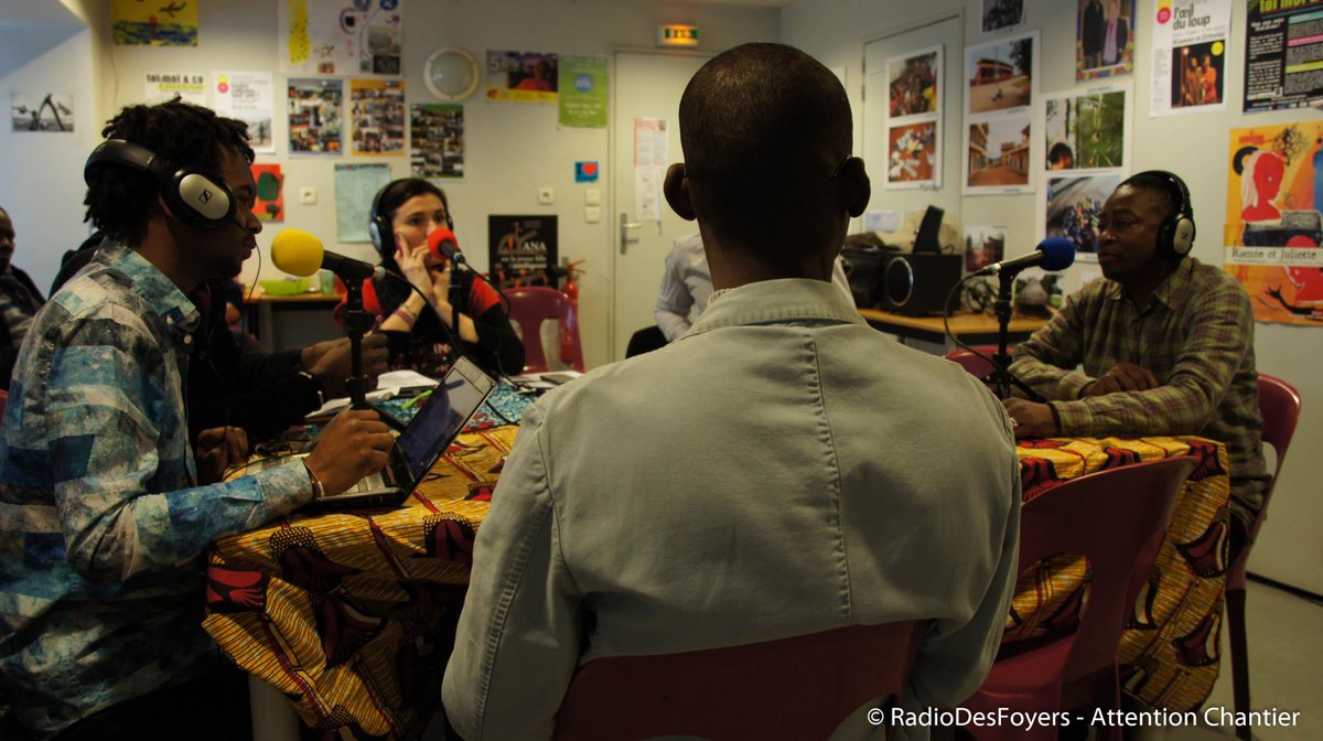 Atelier_medias's tweet photo. La #Radio des foyers: les #migrants vous parlent. Un reportage de @AliceMilot 
http://t.co/Ior7JvAtQD @RadioDesFoyers http://t.co/ujArFhHcm0
