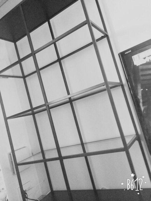 友達に棚作ってもろた♡ ちょっとおっきすぎたかな？？  #IKEA http://t.co/pkH7qocafM<a href="/tag/ikea"class="tags">#IKEA</a>
