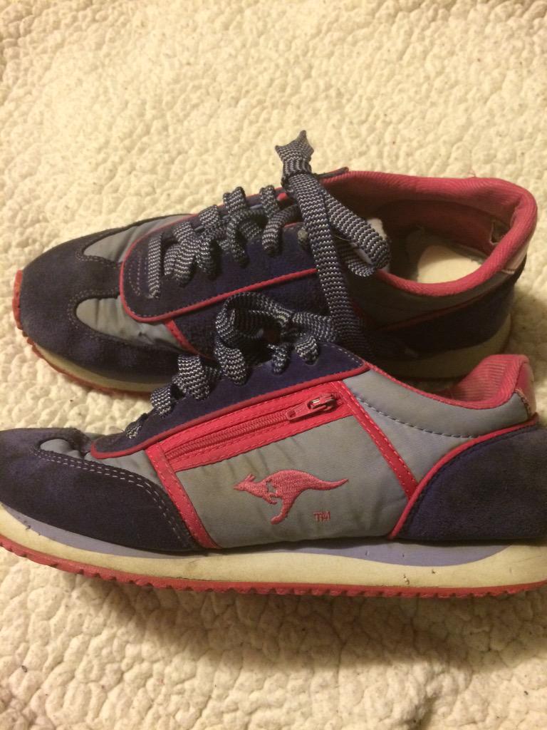 fritzy4101's tweet image. Check out my new purchase! Who remembers these babies? #KangaROOS shoes! #sidezipper #purpleandpink #80teenager