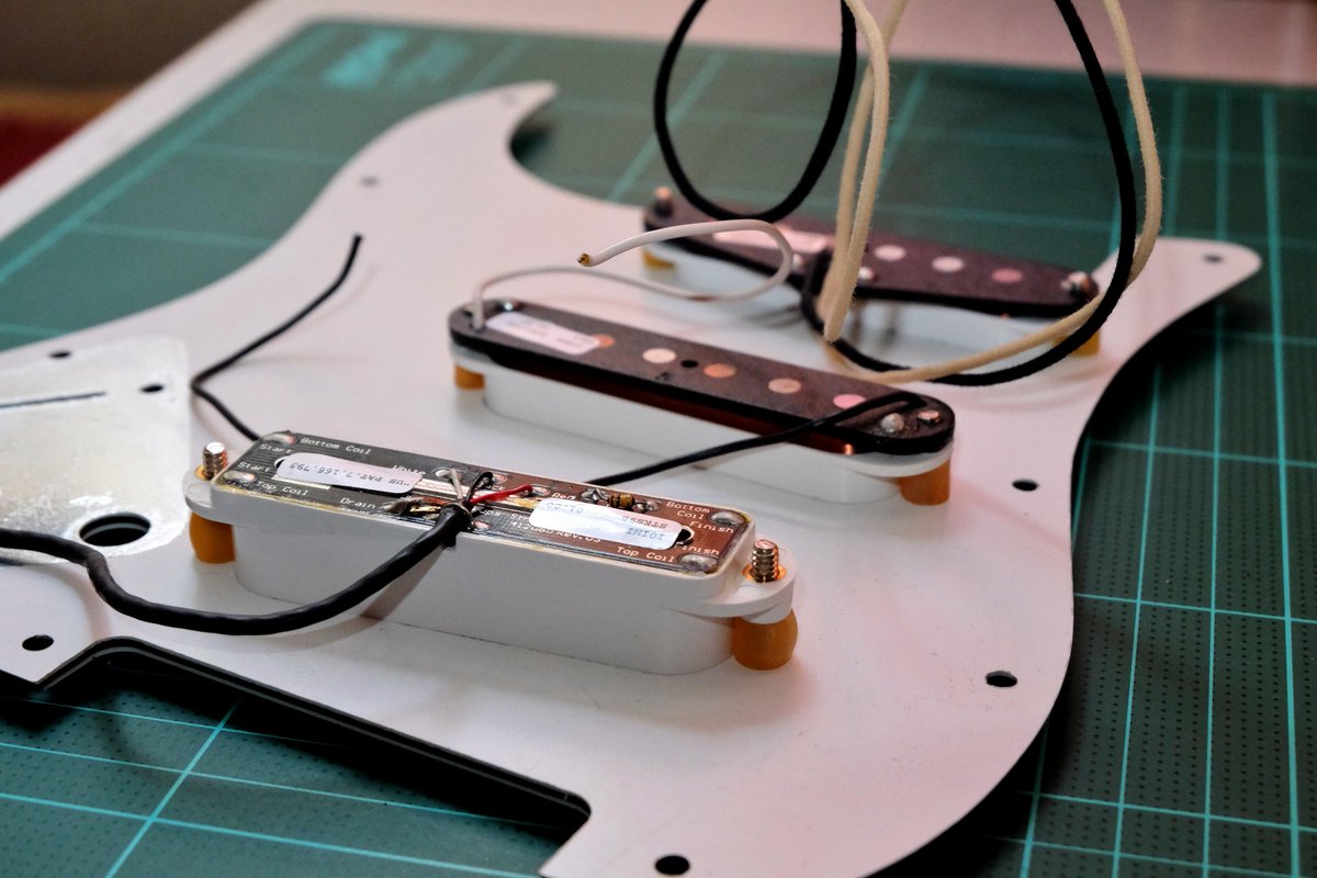 JittakornPed's tweet image. ลงมือทำกันต่อ
#Midify #Guitar #music #Fender #Startocaster