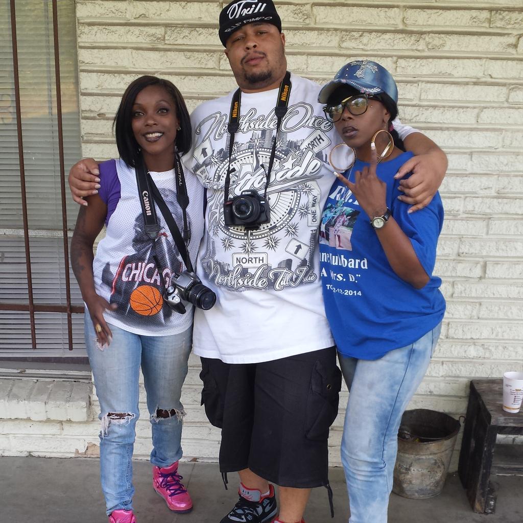 ProblemSolverTV's tweet photo. Gettin it w/Shontelae & Dallissia from #BottomLineENT #WalkByFaith #OriginalVersion #VideoShoot #RT @ADProblemSolver http://t.co/7pOyxTjktz