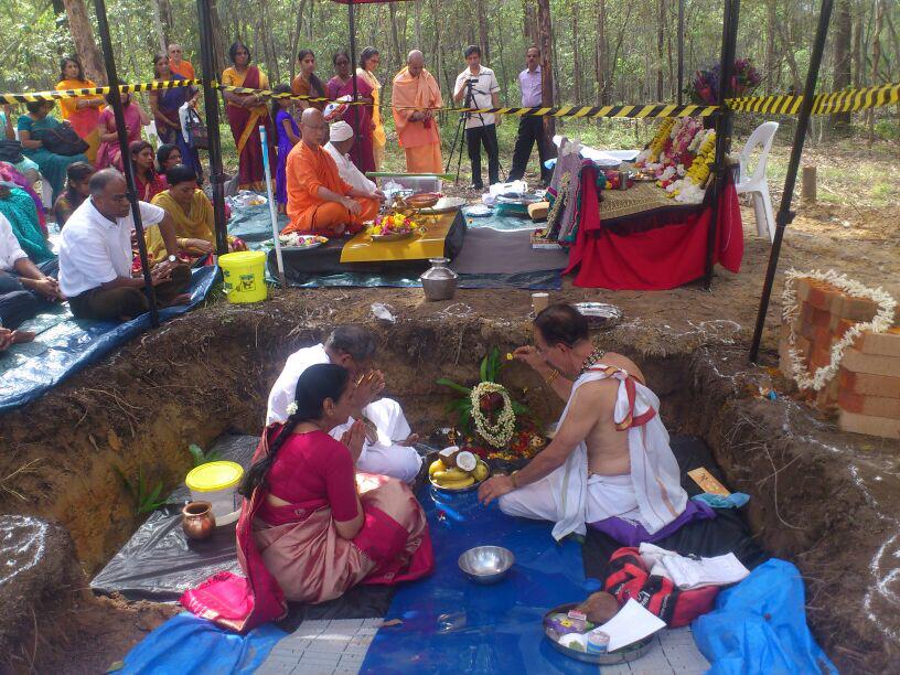vedantabrisbane's tweet image. Beautiful photos from this morning's bhumipuja. @SpringfieldQST