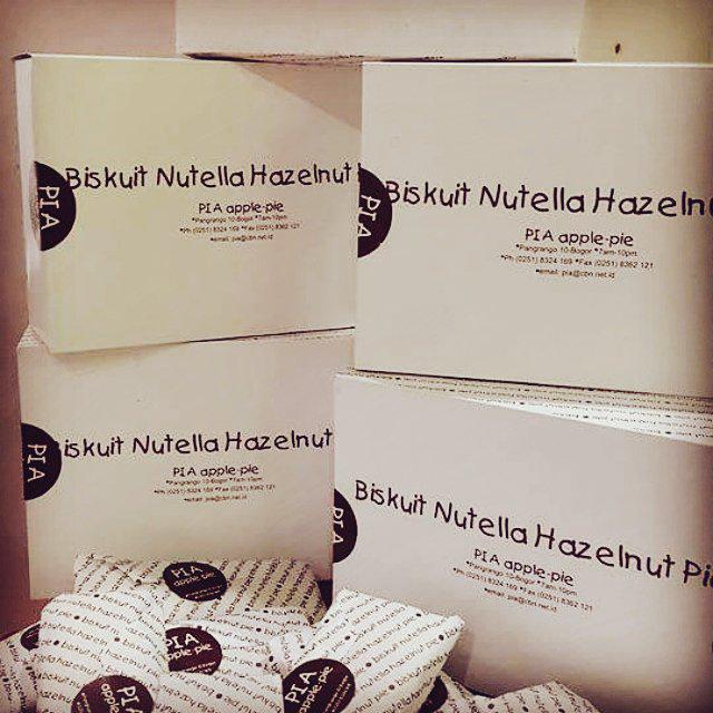 PIA_applepie's tweet photo. It's a biscuit....but it's a pie! Tasty,crispy,yummy biskuit #Nutella hazelnut #pie .... our new product. http://t.co/W7IQVeqj3L