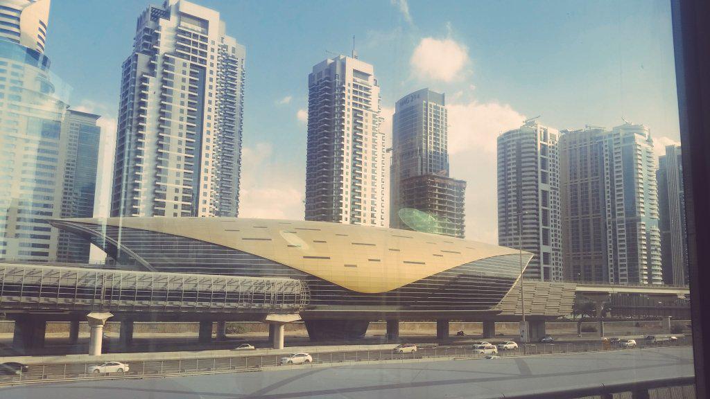 UtahJeff's tweet photo. Train station in #Dubai 2015 #Nikon #thefuture #windoweffect #photography #itsreal http://t.co/1TbtiQqxOw