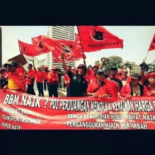 Kmn ya org-org yg difoto ini?we need you guys..#BBMnaiklagi..<a href="/KabarPLK/">Kabar Palangka Raya</a> @kabar_banjar