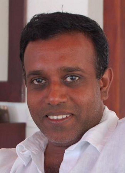 СКОРО И В РОССИИ “<a href="/GazetaRu/">Газета.Ru</a>: Брата президента Шри-Ланки зарубили топором
gazeta.ru/social/news/20… ”