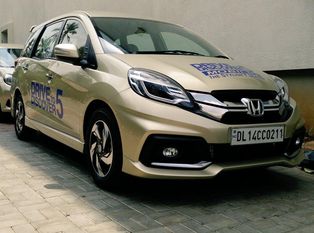 Javeid_Khan's tweet photo. Set to drive @HondaCarIndia #Mobilio #RS which also sounds like @MotorBeam #AssEdit @aarizrizvi. #DriveToDiscover5 http://t.co/BTiV8M5MrJ