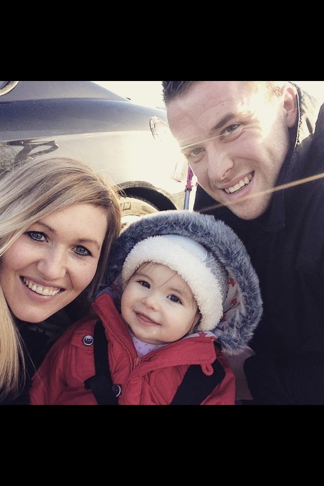 simonclbaxter's tweet photo. My perfect little family ❤️ http://t.co/jvFYUpBcqr
