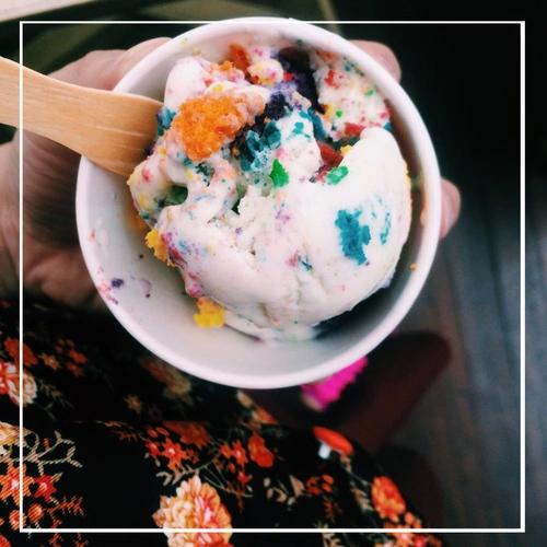 llomo_ajol's tweet photo. Heyo! Amber here, welcome to #iSM @fxseollee @fxsujungs @taemxn718 😎 today is Ice Cream Day! ㅋㅋ #iSMGiftWeek http://t.co/yoJzWyEBSa