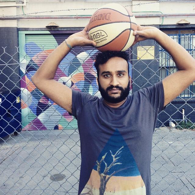 clubcardi's tweet photo. very managerial #dumindaboss #incapitalmusic #ohyeahwow @oh_yeah_wow http://t.co/EBv5TowlhN http://t.co/kIJU0NPSqB