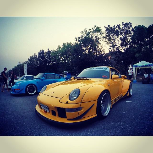 OnlyCarrera's tweet photo. Cindy on display #flush #flushstyle #flushstylethailand #porsche #porsche911 #porscheclub_thailand #rwb #rwbthailan… http://t.co/kJ8MNdiOWG