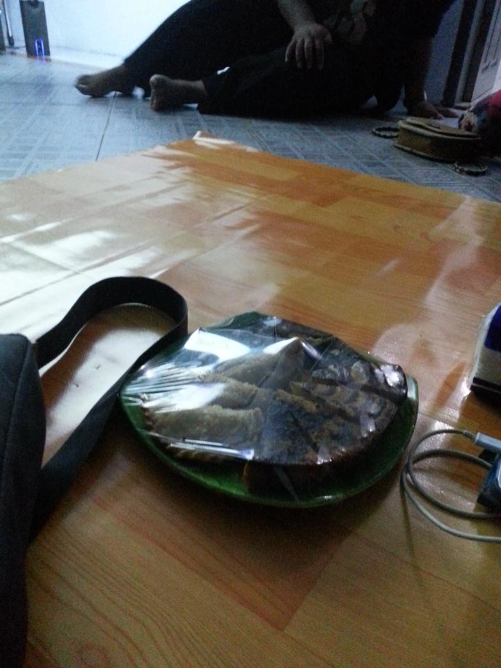 Sekali ini materinya lebih menarik dari kudapan yg disediakan. Belum disentuh. Min <a href="/MalukuBaronda/">Maluku Baronda</a> aja cuman RItwit