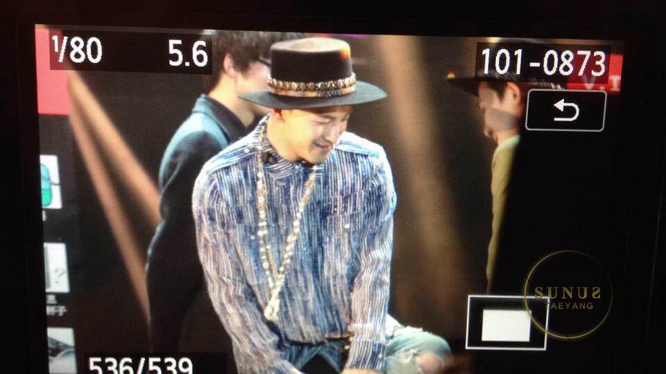 [28/3/15][Pho/Vid] GD, Taeyang và Seungri @ Fanmeeting ở Phúc Châu, TQ CBL6j-rUUAAPSRa