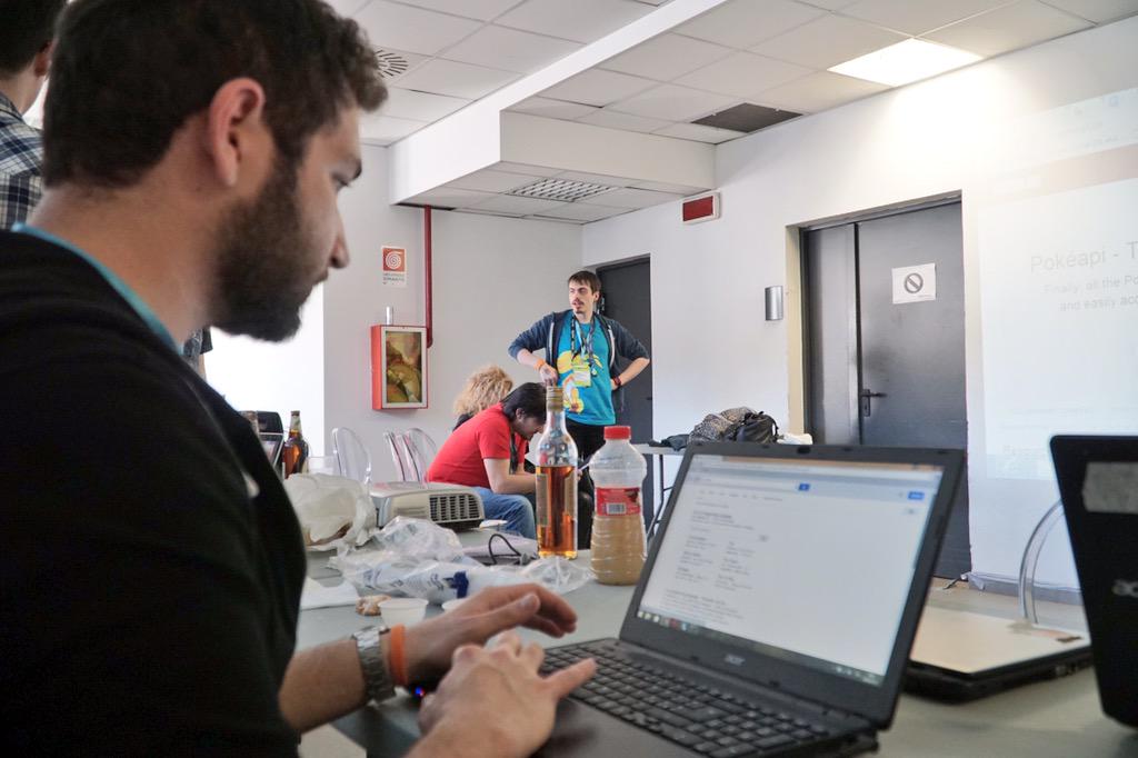 CodemotionIT's tweet image. 4 semifinalisti, #pokeapi, rum&amp;amp;pera, birra... #CodeFactor #codemotion