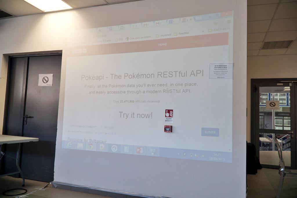CodemotionIT's tweet image. 4 semifinalisti, #pokeapi, rum&amp;amp;pera, birra... #CodeFactor #codemotion