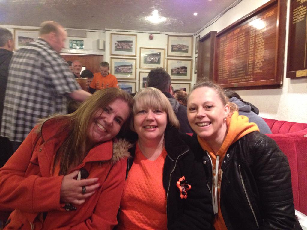 islacsmith's tweet photo. Me and the girls heading to hampden #love http://t.co/5m3S3fqE8d
