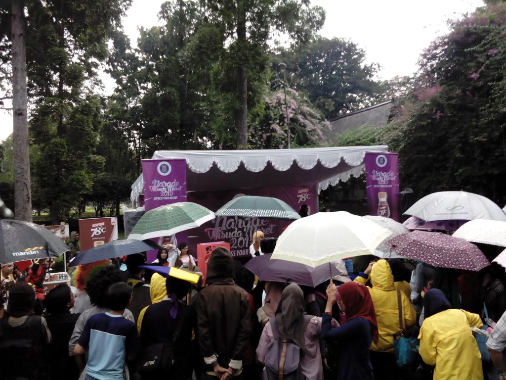 Penampilan ke-7 dari KM-SITH dengan tema "Movie's Soundtrack" <a href="/nymphaea_itb/">HIMABIO NYMPHAEA</a> @archaea_itb <a href="/HMRH_ITB/">HMRH ITB</a>