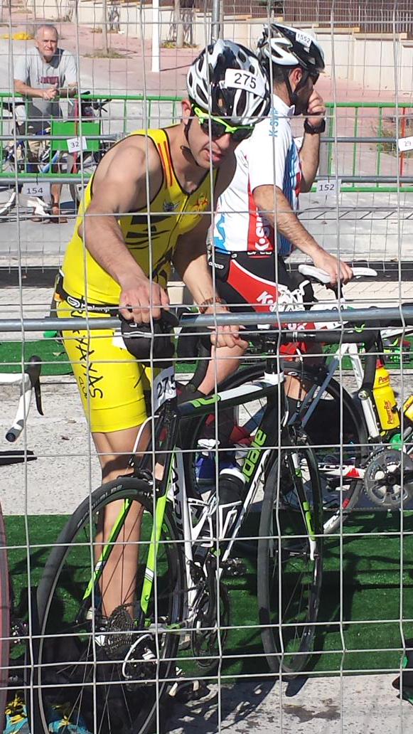 triayayas's tweet photo. Ya estamos en las transiciones, primera prueba superada!! #triatlonolimpico ánimo chicos!! http://t.co/hk6LivGthV