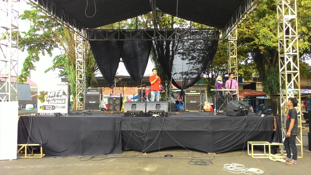 ECCPolines's tweet image. Sambutan dari Lurah HME Polines @akhtol di ECC 2015 #effection