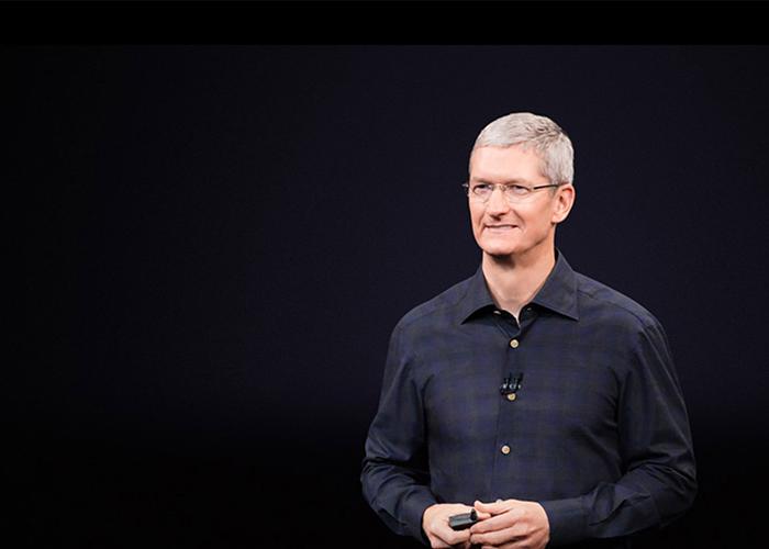 iphoneygalaxy's tweet photo. Fortune nombra a Tim Cook el líder más importante del mundo http://t.co/bKZEzxgDde http://t.co/coaQ3D9ZoP