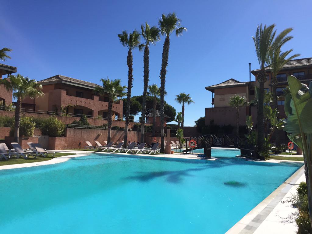 jafsocorristas's tweet photo. Inauguramos temporada de piscinas en @IslantillaGolfR. Que pasen una gran Semana Santa. #JAFSOS. http://t.co/GjsX2sFKYO