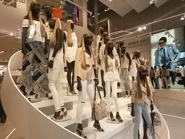SophHancox's tweet photo. Excited for the new #RIBULLRING store @riverisland http://t.co/umct0DM74J