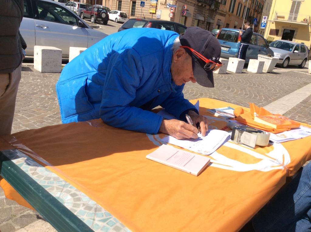 MauroFalini's tweet photo. E abbiamo anche la firma del mitico Ernesto di #uominiedonne per le #10proposteGD. @GDGiulianova @gdnazionale http://t.co/pgKPCDEcDR