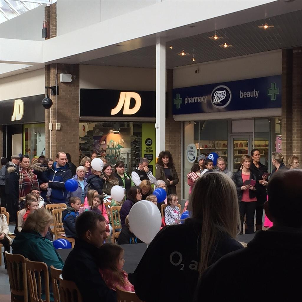 adamlowes80's tweet photo. #o2cramlington #springfashionfix @O2 @ManorWalks @BAKSCLTD http://t.co/rodZrKi9Jr