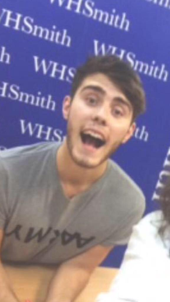 dopeydeyes's tweet image. hes so cute🙈😩 #votealfieuk #kca