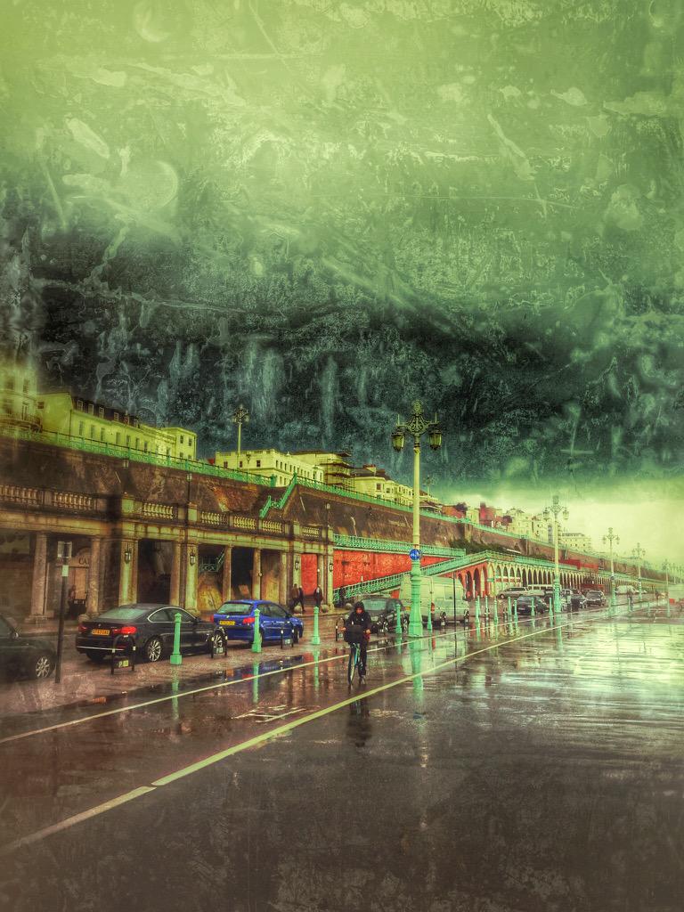 Mist in #Brighton today <a href="/JuiceBrighton/">Capital Brighton</a> <a href="/BrightonPier/">Krzysztof Kozłowski</a>