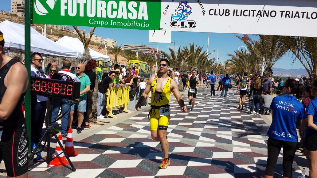 triayayas's tweet photo. Triatlón finalizado, sois unos campeones!!! Nuevo reto para los @triayayas http://t.co/mtyqs0D45q