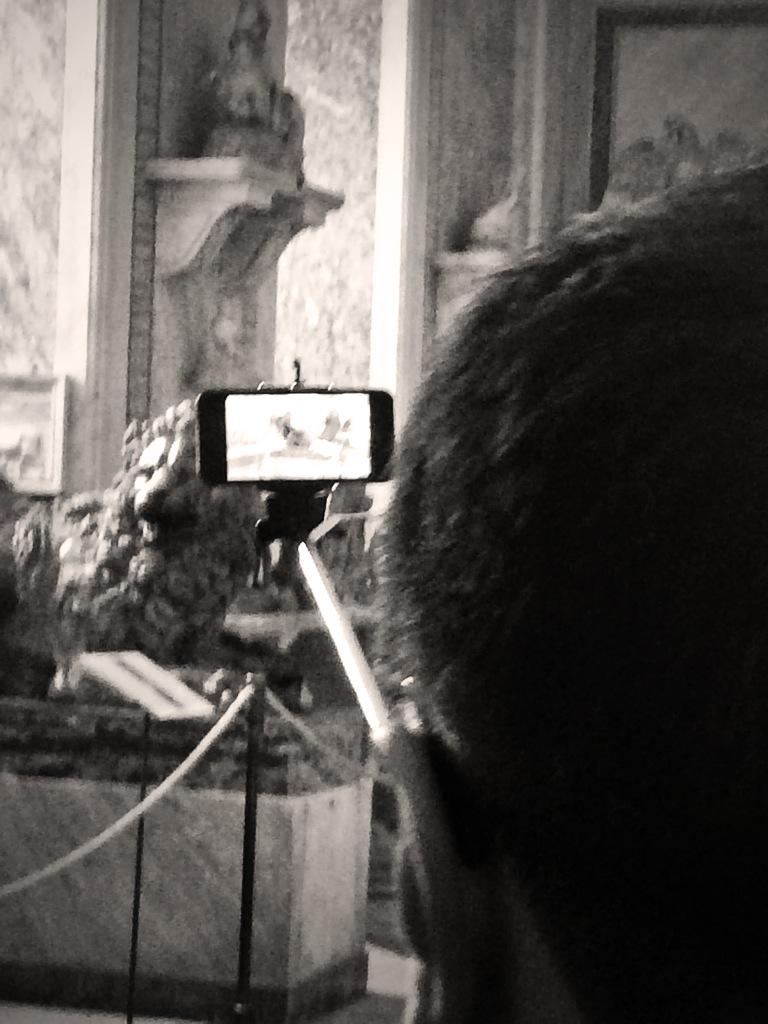 lia_basile's tweet photo. #museivaticani 2.0. Anzi, 2.selfie #AntichiRomani #roma #vaticancity http://t.co/egyUlUUFNH
