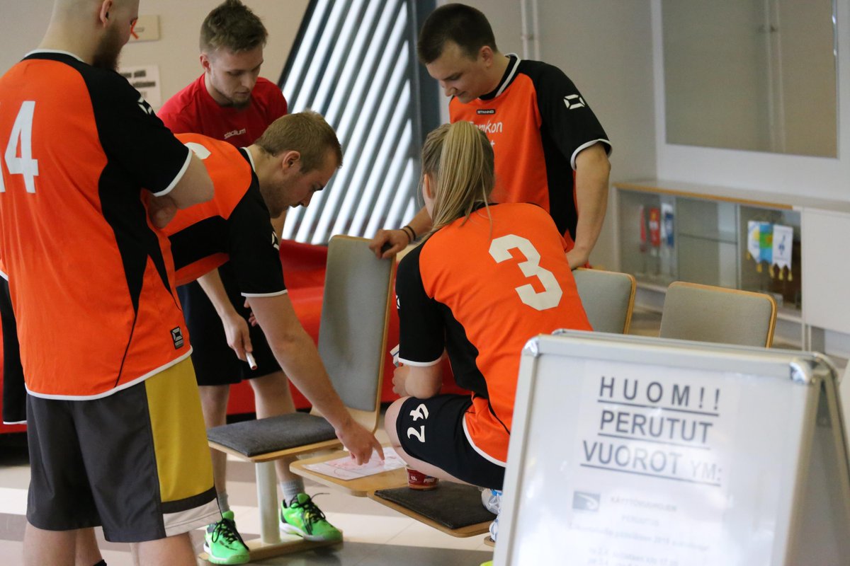 Kisatunnelmia OSM2015-tapahtumassa . #OSM2015 #OSM15